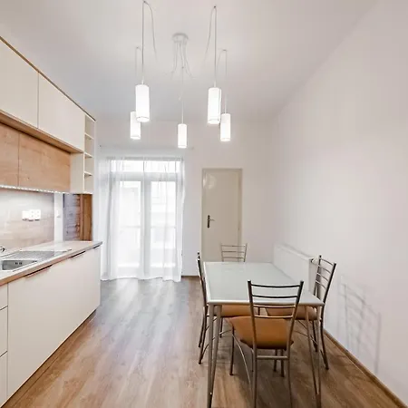 アパート Rezidence